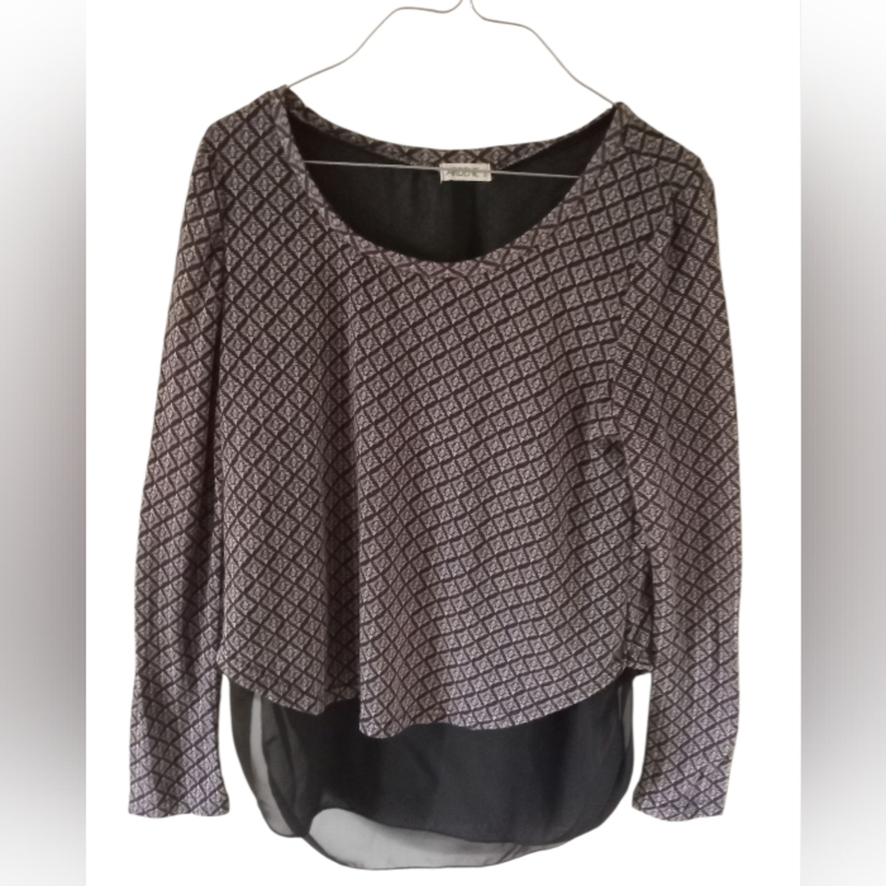 Ardene Black and White Diamond Pattern Blouse